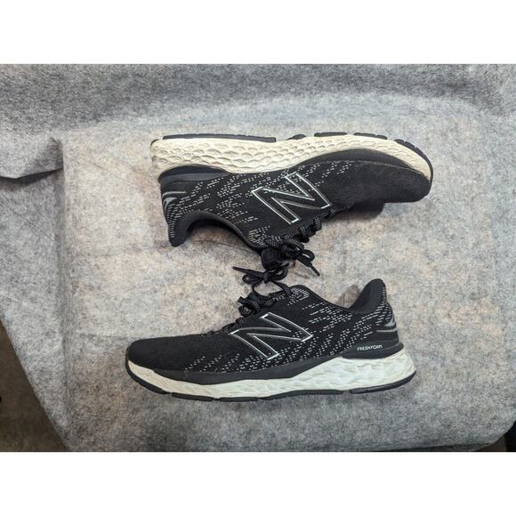 New Balance Womens W880e11 Black/White Running Shoes Size 9.5 Fresh Foam - Picture 2 of 8